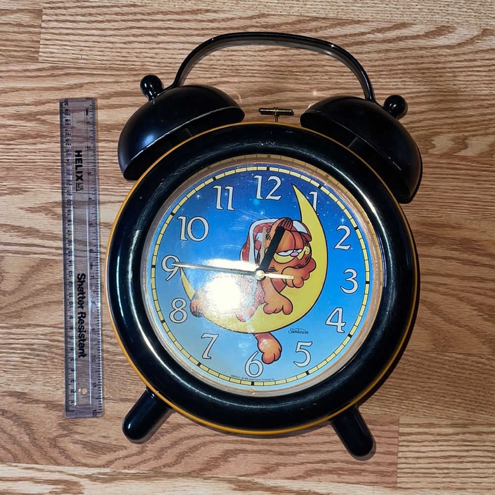Vintage XXXL Garfield alarm clock